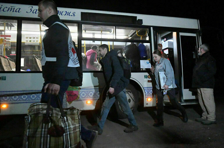 Минобороны РФ: Из домов у «Азовстали» по гумкоридорам вышли 2 группы мирных жителей