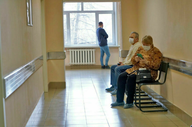 Врач рассказал, чем опасен затяжной насморк