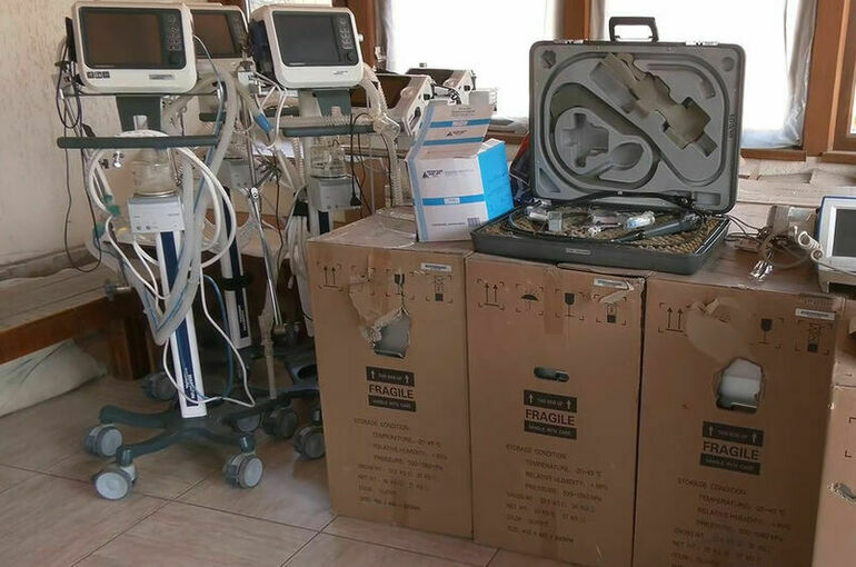 В Мариуполе из-под обстрелов спасли дорогостоящее медоборудование