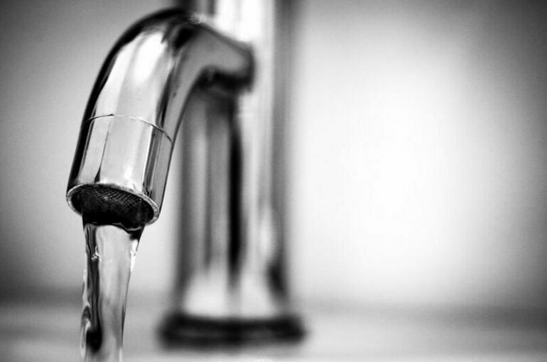 Роспотребнадзор опроверг информацию о заражении воды в Омске холерой