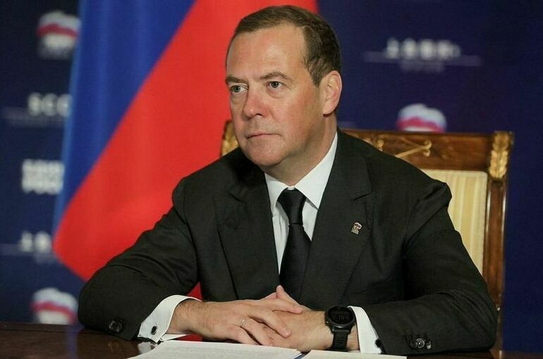 Медведев: Мнимое братство с Польшей приведет к утрате государственности Украины