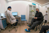 Беженцев из Донбасса предложили бесплатно лечить в военных госпиталях