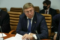 Сенатор Александр Ярошук призвал снизить административное давление на бизнес