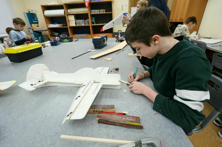 В новом учебном году в школах появятся инженерные классы судо- и авиастроительных профилей