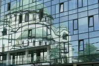 Несколько торговых центров и зоопарк эвакуировали в Белграде