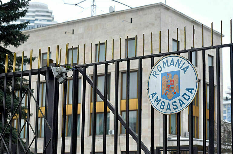 Россия высылает 10 румынских дипломатов и сотрудника посольства Болгарии