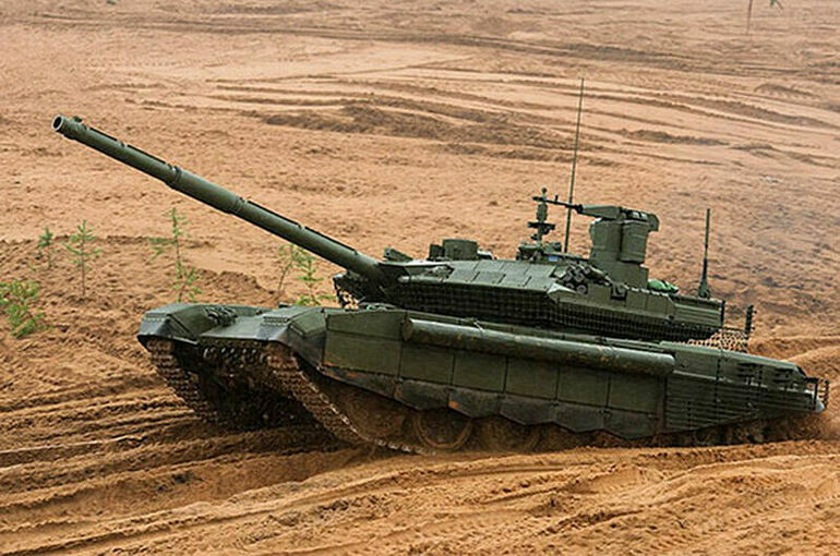 Уралвагонзавод передал Российской армии эшелон новейших танков Т-90М