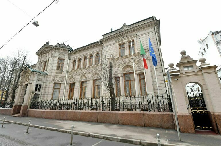 Россия вышлет 24 итальянских дипломатов