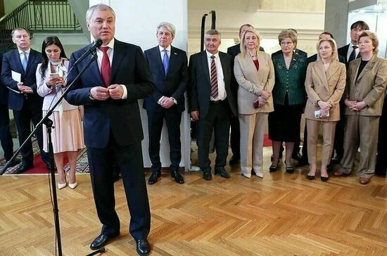 Вячеслав Володин на открытии выставки