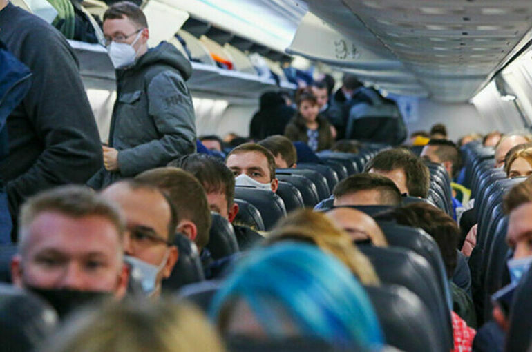 Пассажирам с детьми предлагают разрешить выбирать места в самолете бесплатно  