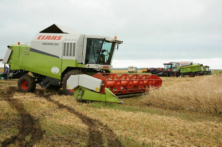 С 1 сентября комбайны и квадроциклы можно будет регистрировать в МФЦ