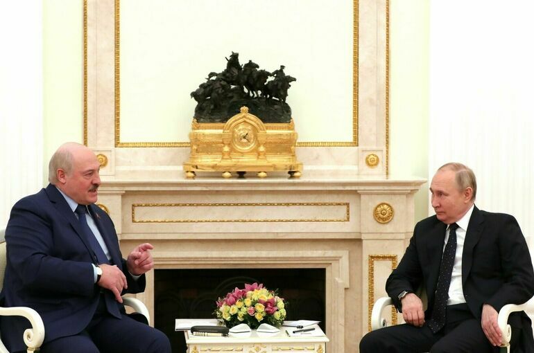 Путин: Торговля в нацвалютах способствует укреплению рубля