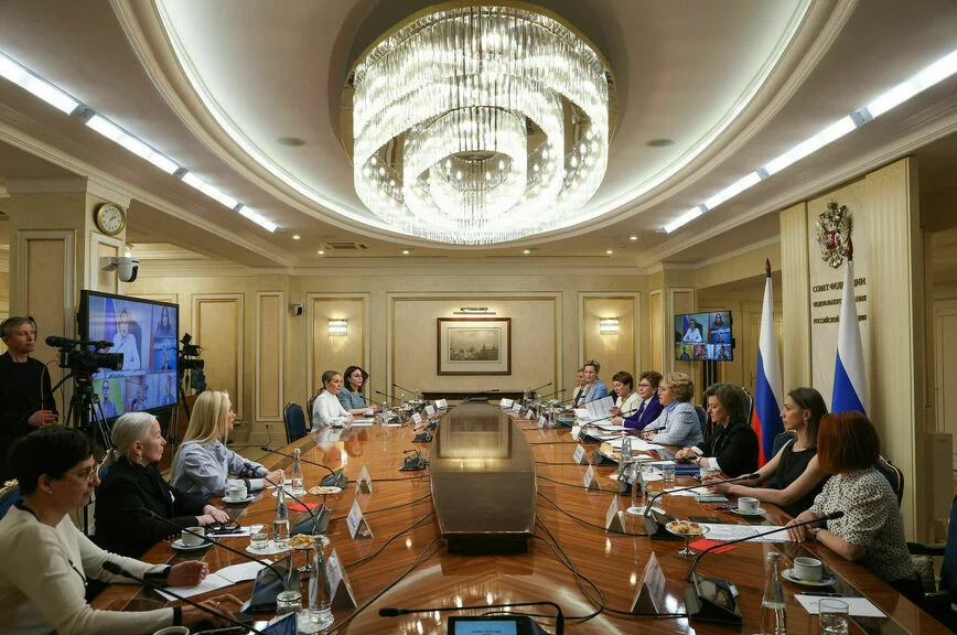 Регистрацию новой российской косметики просят ускорить