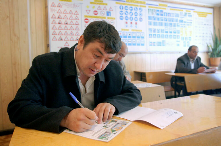 Гражданство России за четыре месяца 2022 года получили более 187 тысяч иностранцев