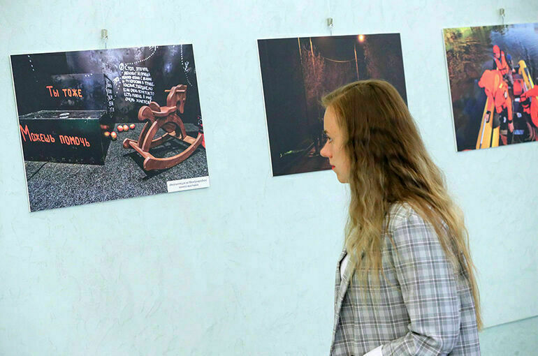 В Госдуме открылась выставка ко Дню памяти пропавших детей