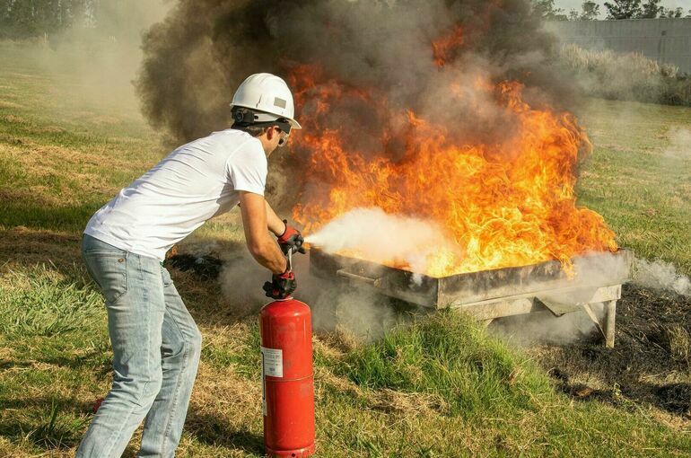 Комитет Госдумы рекомендовал принять законопроект о статусе добровольцев-пожарных
