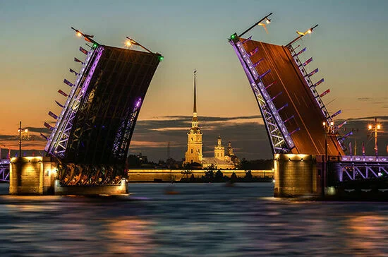 Дворцовый мост.