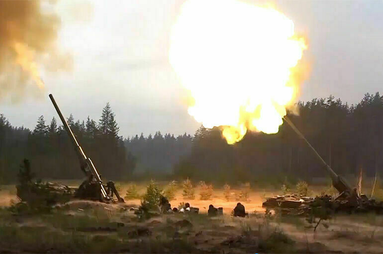 Минобороны опубликовало кадры боевой работы гаубиц «Малка» на Украине