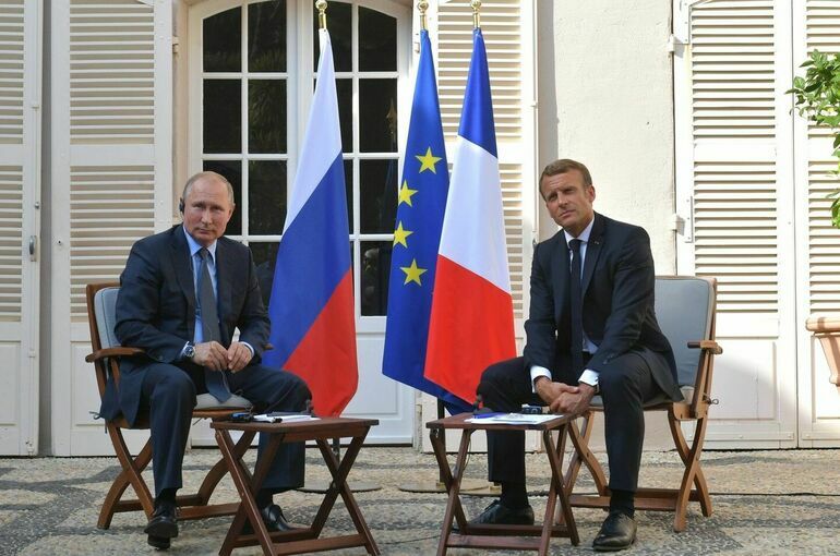 Французы высмеяли Макрона и Шольца после их просьб к Путину