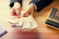 В Москве минимальную зарплату повысили на 10%