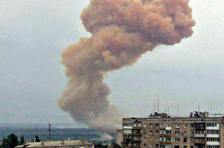 В Северодонецке ВСУ взорвали емкость с азотной кислотой на химкомбинате «Азот»