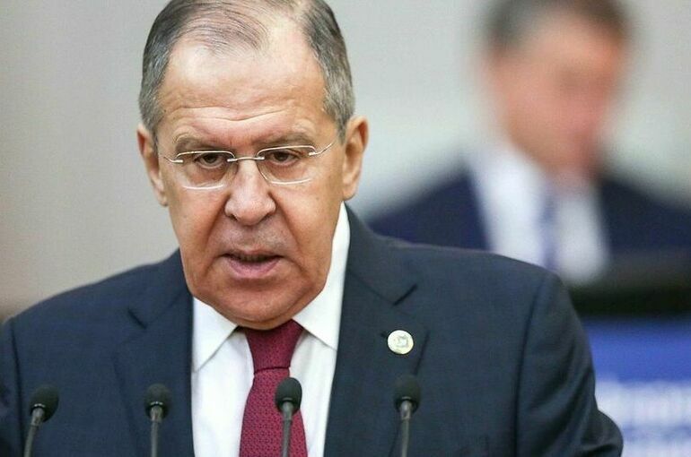 Лавров: От дальнобойности оружия Запада на Украине зависит, как далеко РФ отодвинет угрозу