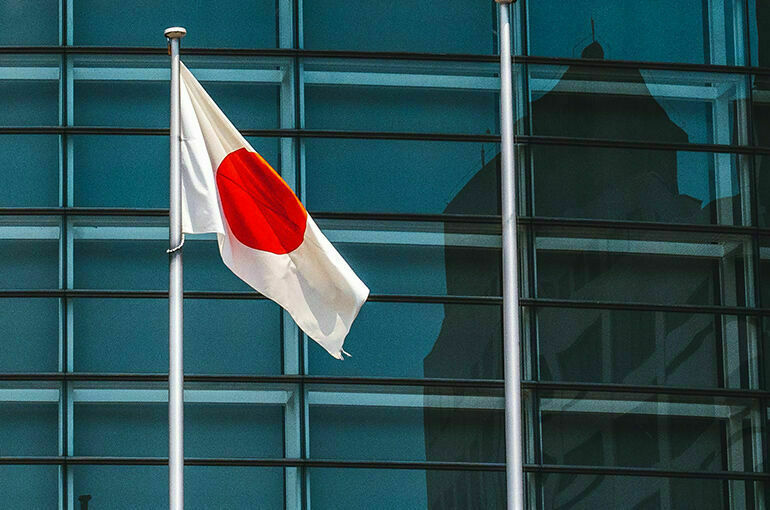 Япония расширит экспортные санкции и заморозит активы двух банков
