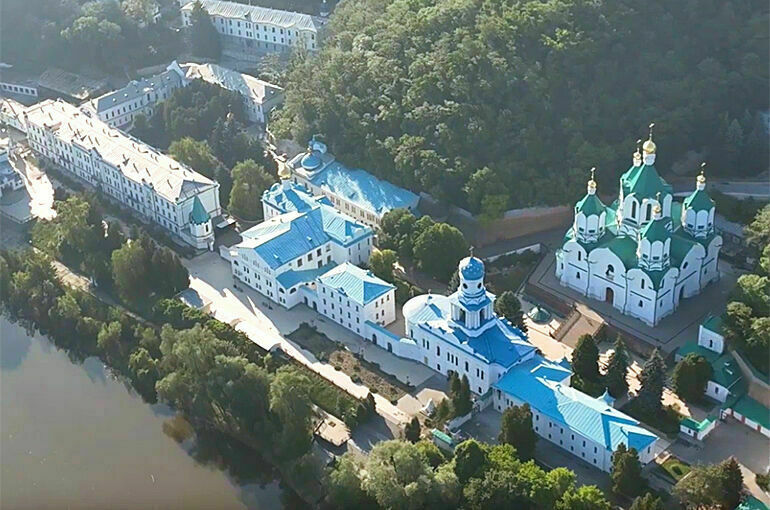 Минобороны РФ: Украинские националисты хотели «прикрыться православными святынями лавры»