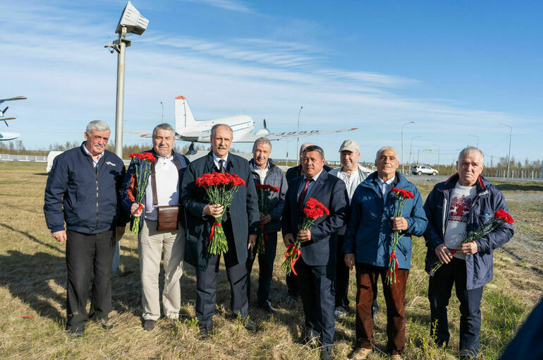 В Салехарде встретились авиаторы, 45 лет назад поднявшие в небо Ми-6