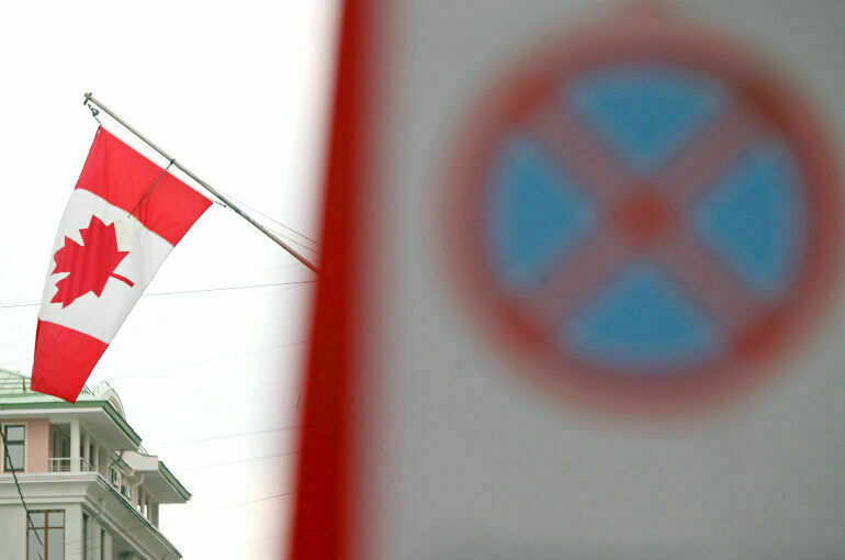Канада ввела новые санкции против нефти, газа и химической промышленности РФ