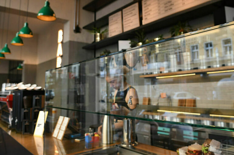 Украинка устроила скандал в берлинском кафе под названием «Россия»