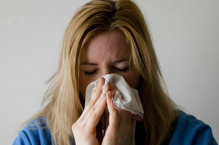 Врач рассказал о средствах защиты во время цветения тополя