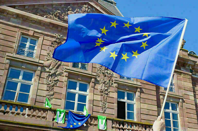 Еврокомиссия рекомендует предоставить Украине статус кандидата на вступление в ЕС