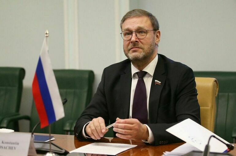 Косачев прокомментировал потерю фракцией Макрона большинства в парламенте