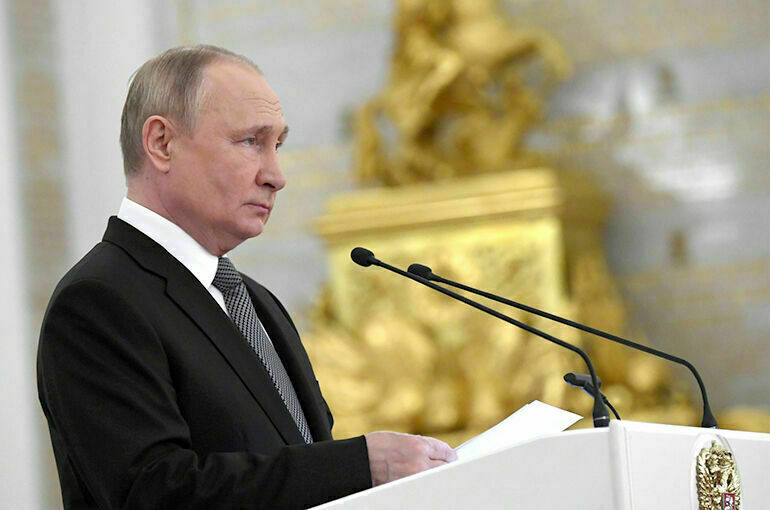 Путин заверил, что Россия преодолеет очередные испытания 