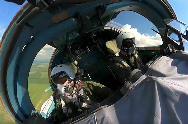 Минобороны РФ: Авиация и артиллерия уничтожила 13 боевых машин ВСУ за сутки