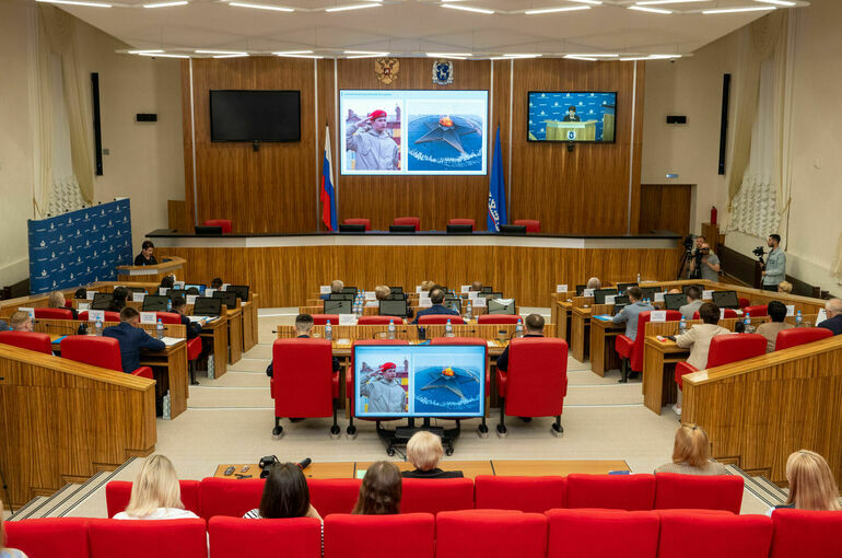 Парламентарии Ямала предлагают усовершенствовать региональные законы о патриотическом воспитании