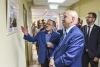 Фотограф Юрий Инякин (в центре), сенатор Андрей Клишас, сенатор Николай Владимиров. Фото: Игорь Самохвалов/ПГ