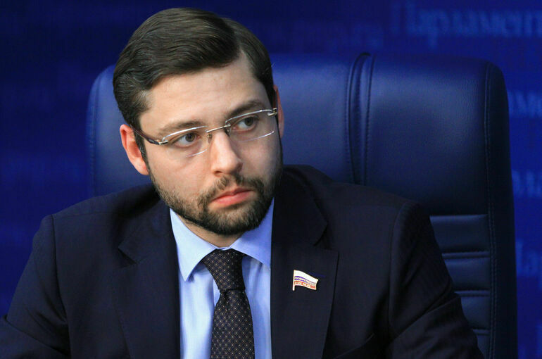 Якубовский заявил, что нужно защитить граждан при покупке квартир за наличные