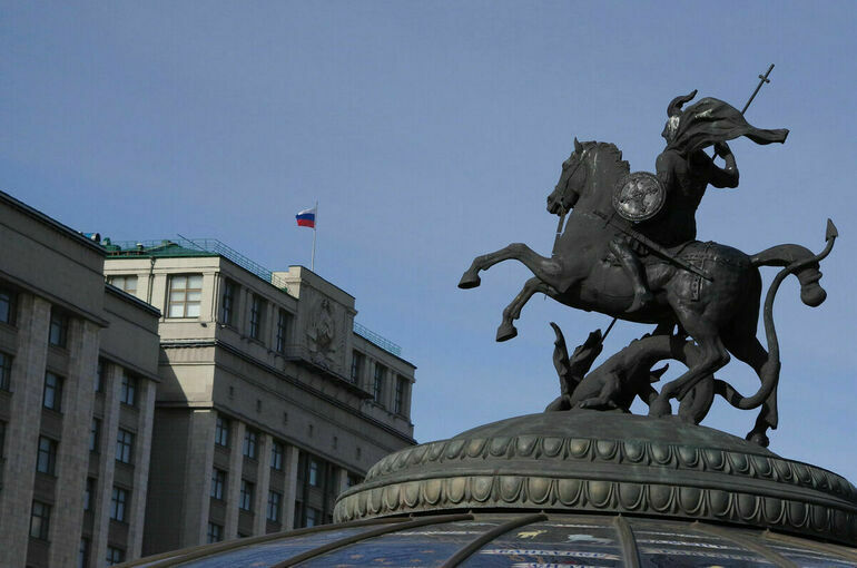 В Комитете Госдумы поддержали поправку о лишении свободы за сбыт нацистской символики
