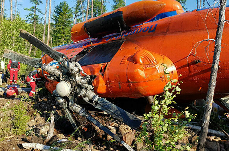 В Якутии госпитализировали 17 пострадавших при крушении вертолета Ми-8