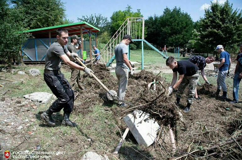 Крымские депутаты ликвидировали последствия затопления в Белогорском доме-интернате