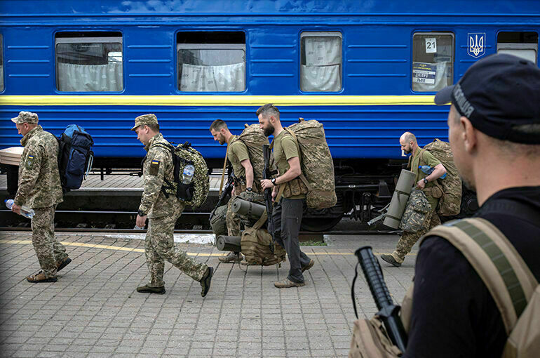Военный эксперт: Украина вынуждена задействовать глубокие резервы армии