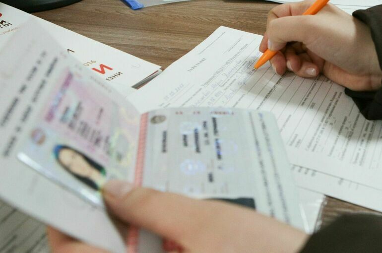 В ЛНР заработал первый пункт выдачи паспортов России