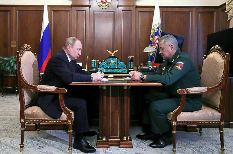 Путин: Генералы Лапин и Абачев получат звания героев России 
