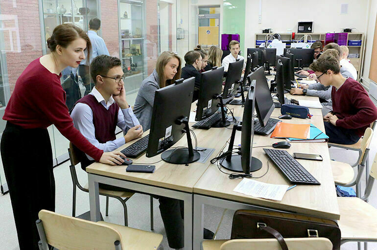 Старшеклассников будут бесплатно учить программировать