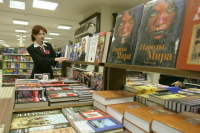 Шаргунов предложил сохранить статус социального предприятия для книготорговцев