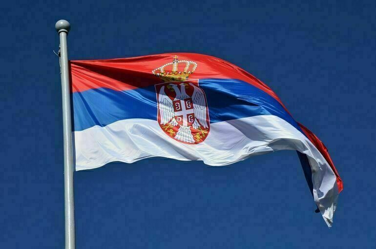 Косовский спецназ блокировал сербский муниципалитет