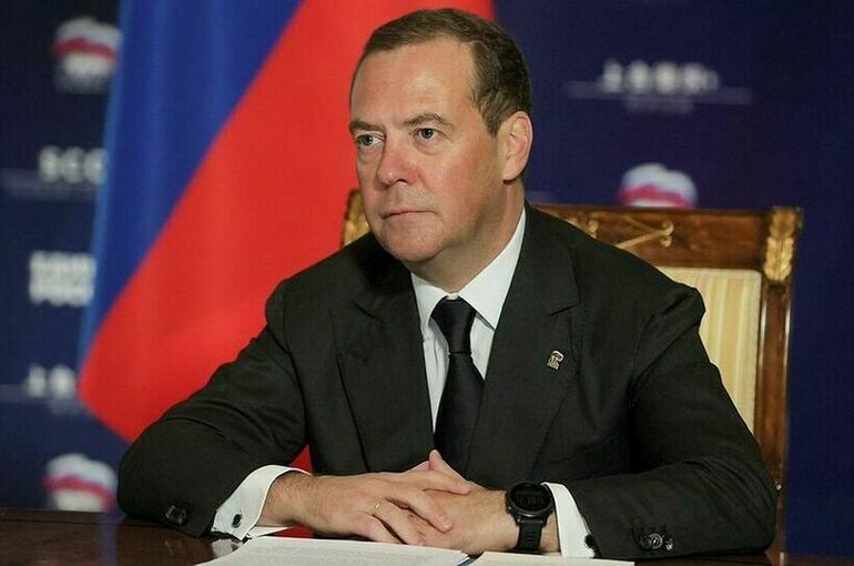 Медведев: Организаторы убийства Абэ должны понести самое суровое наказание