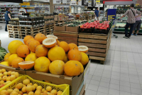 Огородникам и фермерам предлагают разрешить продавать продукты в супермаркетах